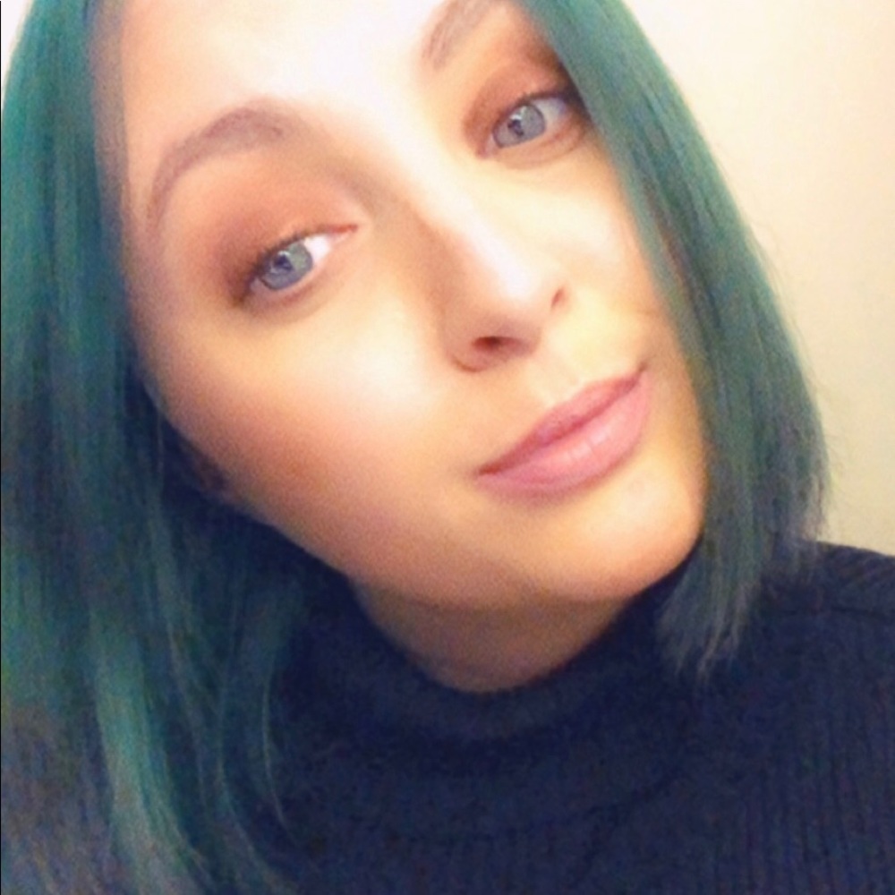 Meet your Posher, Amber
